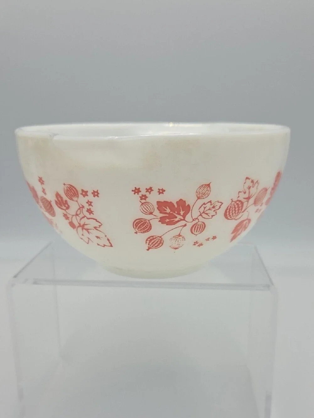 Pyrex White Mixing Bowl with Coral Berry Floral Pattern